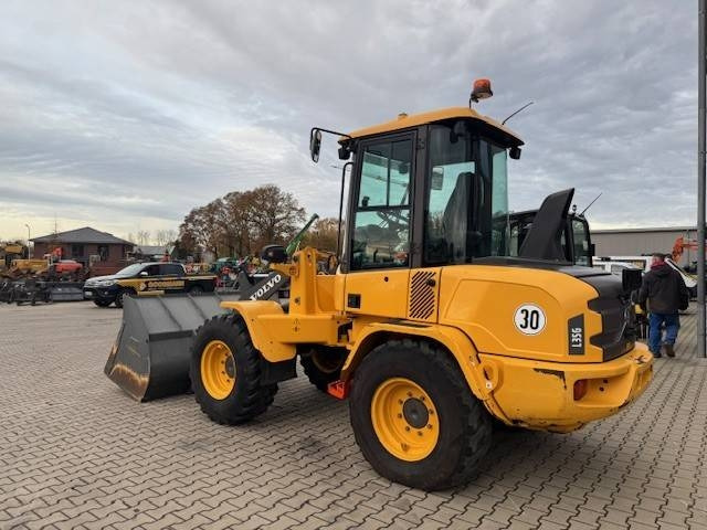 Volvo L 35 GS - Chargeuse sur pneus: photos 1 Volvo L 35 GS - Chargeuse sur pneus: photos 1