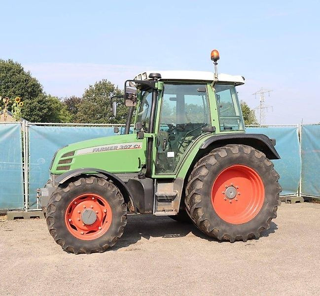 Fendt 307 C - Tracteur agricole: photos 1 Fendt 307 C - Tracteur agricole: photos 1