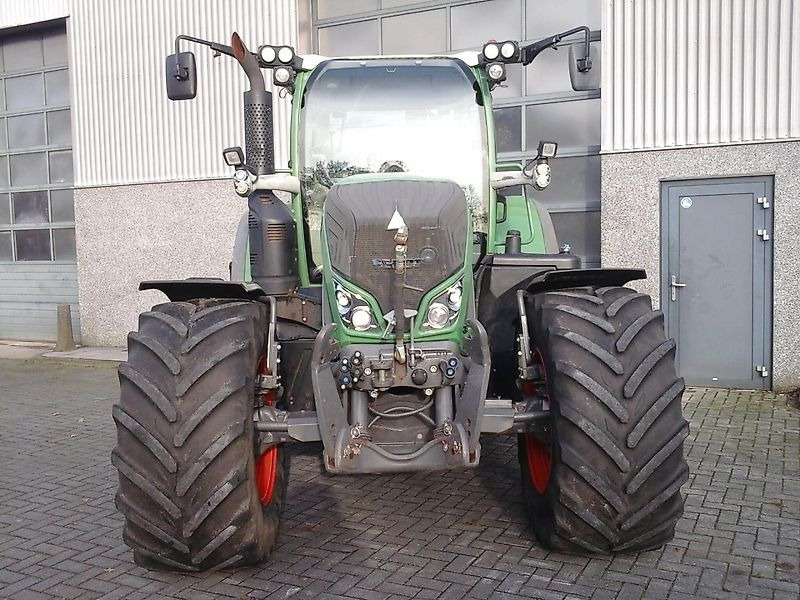 Fendt 720 Vario S4 Profi - Tracteur agricole: photos 2 Fendt 720 Vario S4 Profi - Tracteur agricole: photos 2
