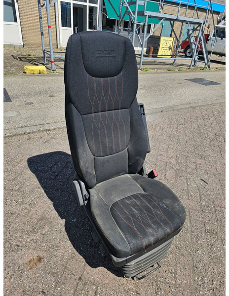 DAF LF 2020 - Bijrijderstoel - Siège pour Camion: photos 3 DAF LF 2020 - Bijrijderstoel - Siège pour Camion: photos 3