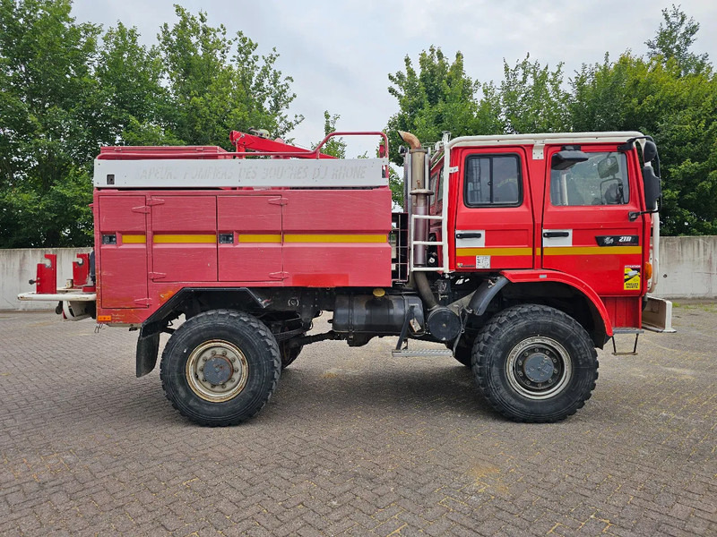 Renault M210 Arbois 3500L - Camion de pompier: photos 4 Renault M210 Arbois 3500L - Camion de pompier: photos 4