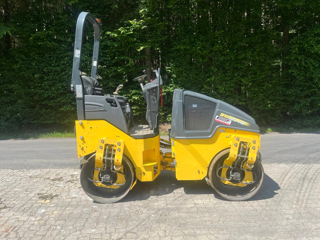 BOMAG BW 120 AD-5 - Mini compacteur: photos 2 BOMAG BW 120 AD-5 - Mini compacteur: photos 2