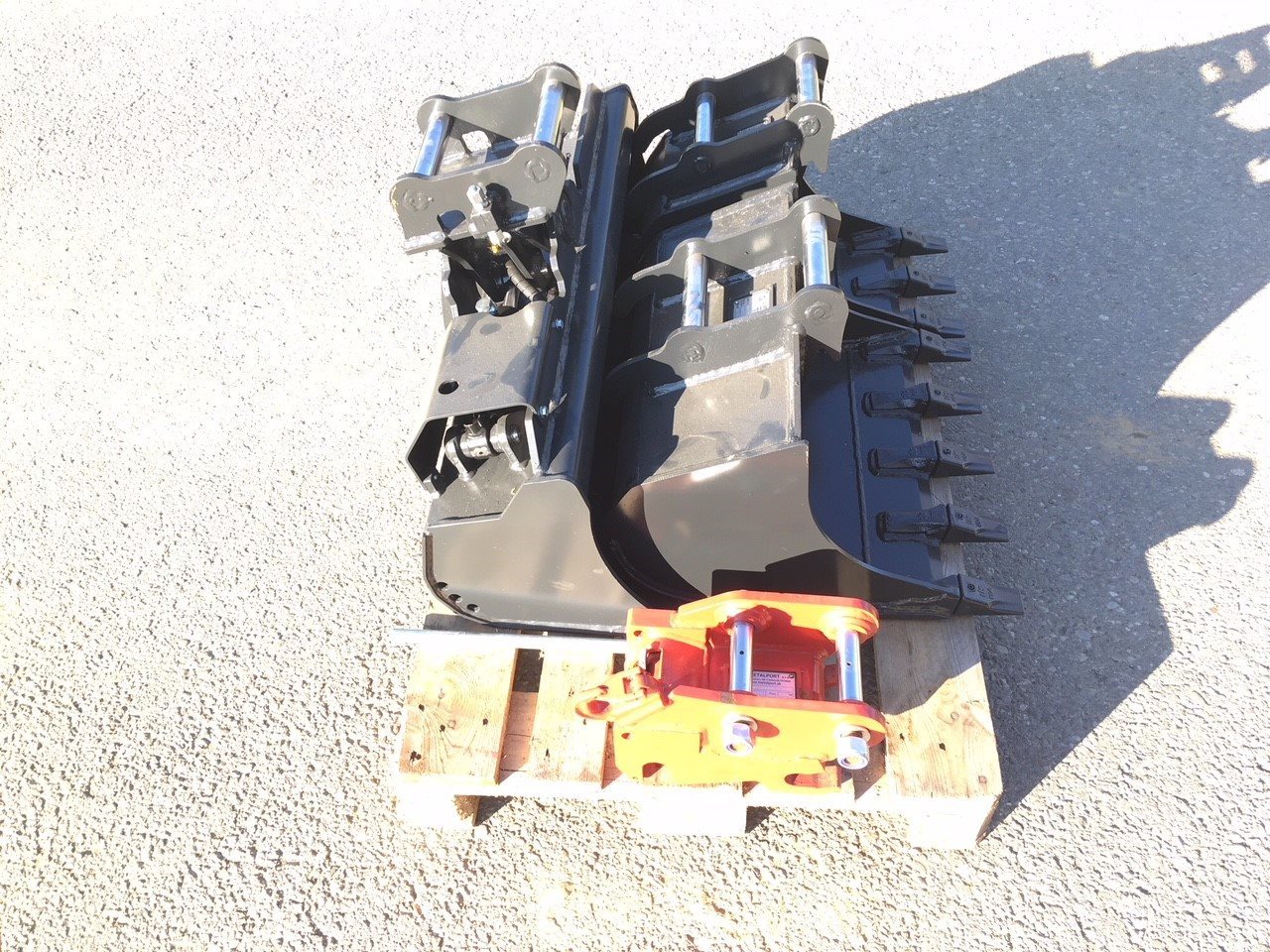 Geel-Martin Package of buckets - Godet pour Mini pelle: photos 4 Geel-Martin Package of buckets - Godet pour Mini pelle: photos 4