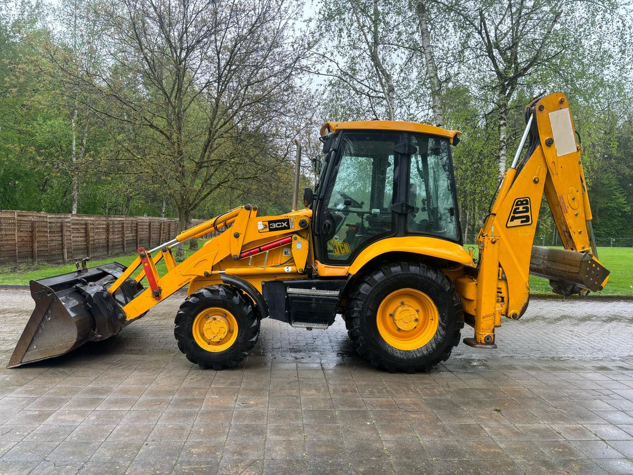 JCB 3CX - Tractopelle: photos 1 JCB 3CX - Tractopelle: photos 1