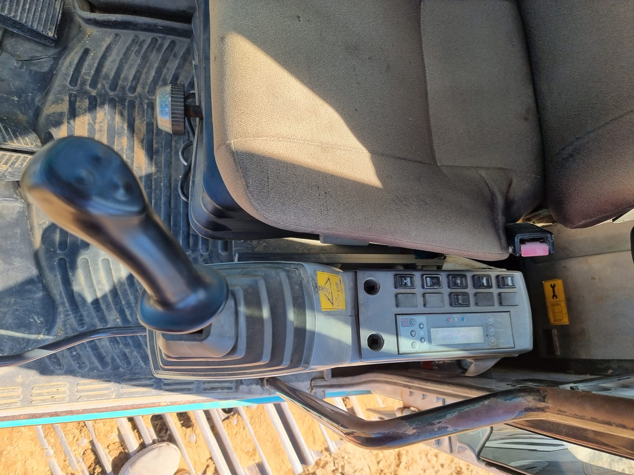 Pelle sur chenille KOBELCO SK 210 NLC-6E: photos 25