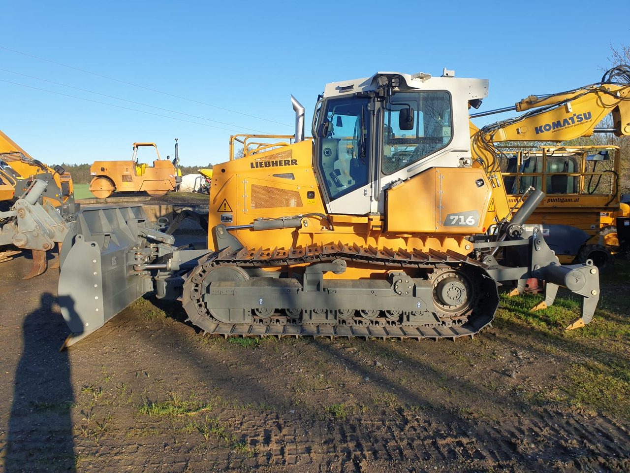 LIEBHERR PR 716 05 LGP - Bulldozer: photos 1 LIEBHERR PR 716 05 LGP - Bulldozer: photos 1