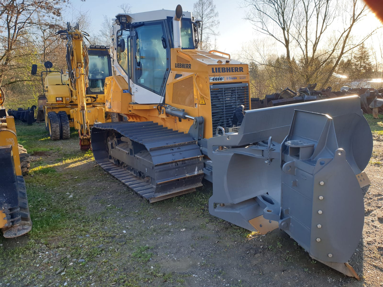 LIEBHERR PR 716 05 LGP - Bulldozer: photos 2 LIEBHERR PR 716 05 LGP - Bulldozer: photos 2