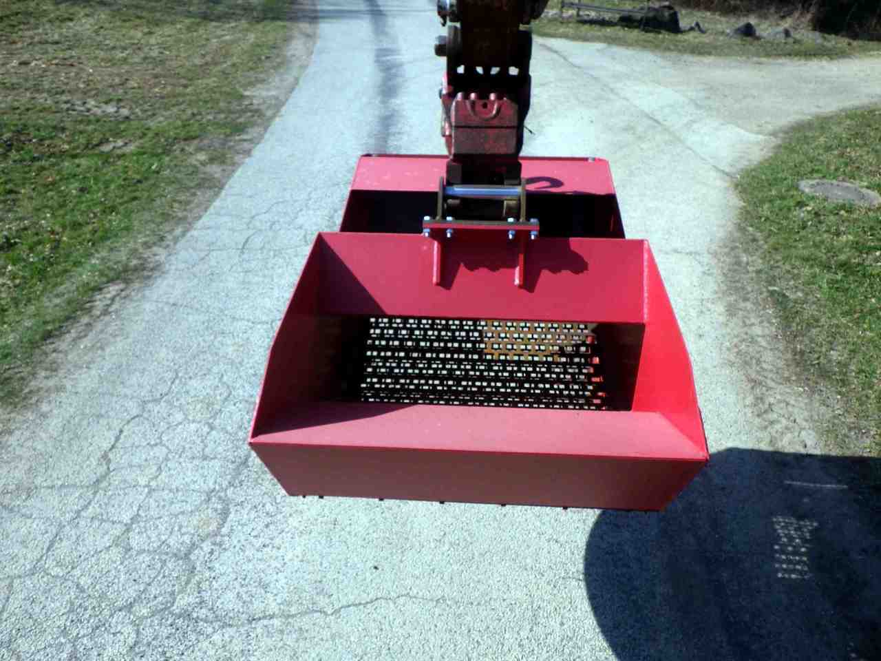 LSB 1000-02 screening bucket - Godet pour Mini pelle: photos 2 LSB 1000-02 screening bucket - Godet pour Mini pelle: photos 2