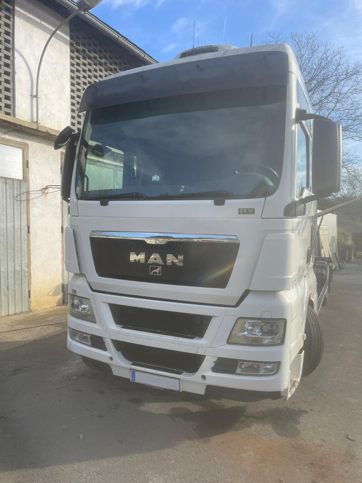 MAN TGX 24.480 6x2 - Châssis cabine: photos 2 MAN TGX 24.480 6x2 - Châssis cabine: photos 2