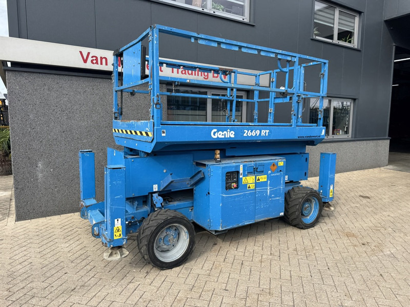 Genie GS 2669 RT Hoogwerker / Arbeitsbuhne 10mtr werkhoogte 4x4 kubota DIESEL 2013 - Nacelle ciseaux: photos 2 Genie GS 2669 RT Hoogwerker / Arbeitsbuhne 10mtr werkhoogte 4x4 kubota DIESEL 2013 - Nacelle ciseaux: photos 2