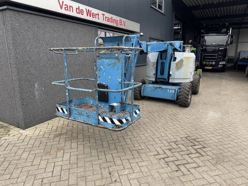 Genie Z-34/22 Knikarmhoogwerker 12.5M werkhoogte 4X4 Kubota Diesel 2007 - Nacelle articulée: photos 3 Genie Z-34/22 Knikarmhoogwerker 12.5M werkhoogte 4X4 Kubota Diesel 2007 - Nacelle articulée: photos 3