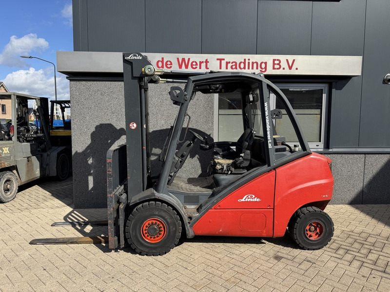 Linde H35D triplo550 Freelift / Sideshift 2007 VW DIESEL - Chariot élévateur diesel: photos 1 Linde H35D triplo550 Freelift / Sideshift 2007 VW DIESEL - Chariot élévateur diesel: photos 1