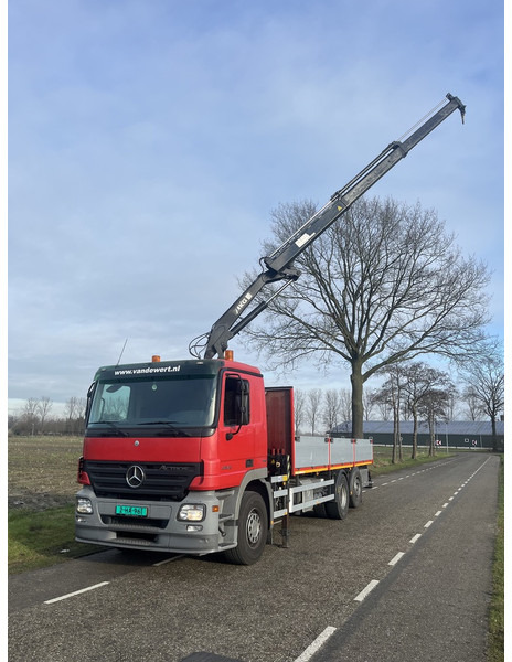 Mercedes-Benz ACTROS 2832 - Camion plateau, Camion grue: photos 2 Mercedes-Benz ACTROS 2832 - Camion plateau, Camion grue: photos 2