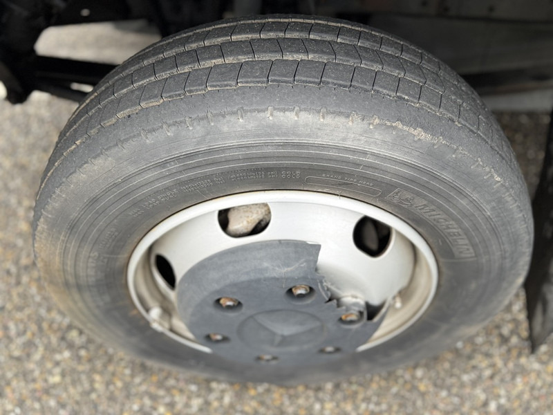 Camion fourgon Mercedes-Benz vario 814 D: photos 14