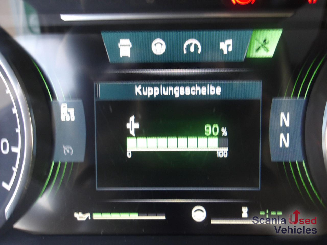 SCANIA P 320 B6x2*4NB / EWERS Schwenkwandaufbau - Camion pour le transport de boissons: photos 4 SCANIA P 320 B6x2*4NB / EWERS Schwenkwandaufbau - Camion pour le transport de boissons: photos 4