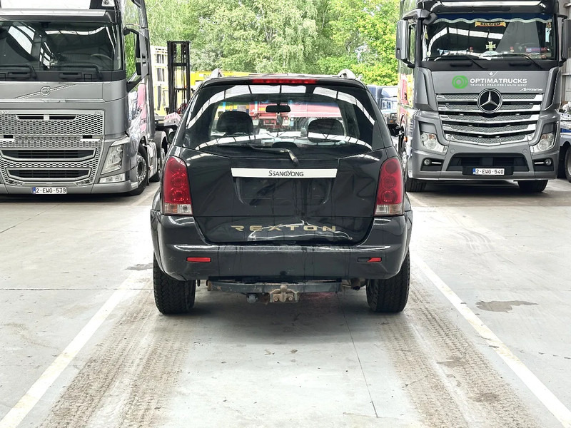 SsangYong Rexton AIRCO / LEATHER / MOTEUR MERCEDES - MERCEDES MOTOR - SUV: photos 4 SsangYong Rexton AIRCO / LEATHER / MOTEUR MERCEDES - MERCEDES MOTOR - SUV: photos 4