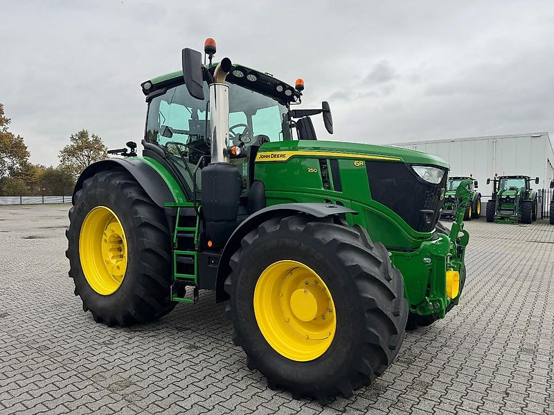 John Deere 6R250 AP 50KM COMMAN-PRO FH+FA G5-PLUS 2024 765 UUR!!! - Tracteur agricole: photos 3 John Deere 6R250 AP 50KM COMMAN-PRO FH+FA G5-PLUS 2024 765 UUR!!! - Tracteur agricole: photos 3