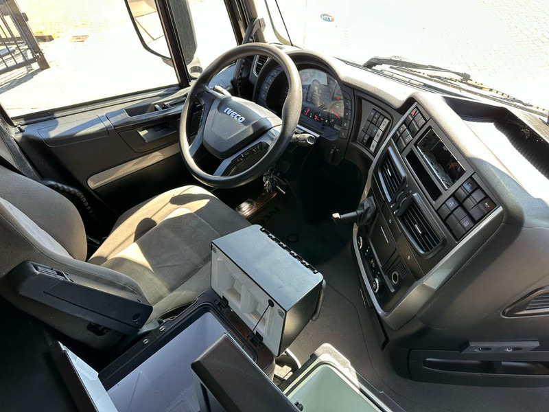 Tracteur routier Iveco AS440S46T/FP-LT HI-WAY 2x fueltank height adjustable 5th wheel: photos 12 Tracteur routier Iveco AS440S46T/FP-LT HI-WAY 2x fueltank height adjustable 5th wheel: photos 12