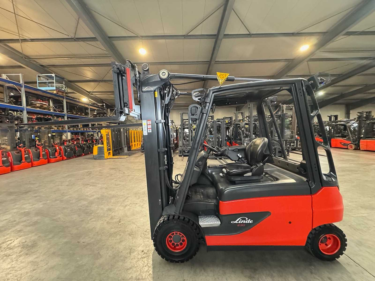 09/2021 SERVICE+UVV 10/2026 LINDE E30 TRIPLEX 513CM 3RD+4TH VALVE FORK ADJUSTER ELECTRIC FORKLIFT 5.255 HOURS - Chariot élévateur: photos 3 09/2021 SERVICE+UVV 10/2026 LINDE E30 TRIPLEX 513CM 3RD+4TH VALVE FORK ADJUSTER ELECTRIC FORKLIFT 5.255 HOURS - Chariot élévateur: photos 3