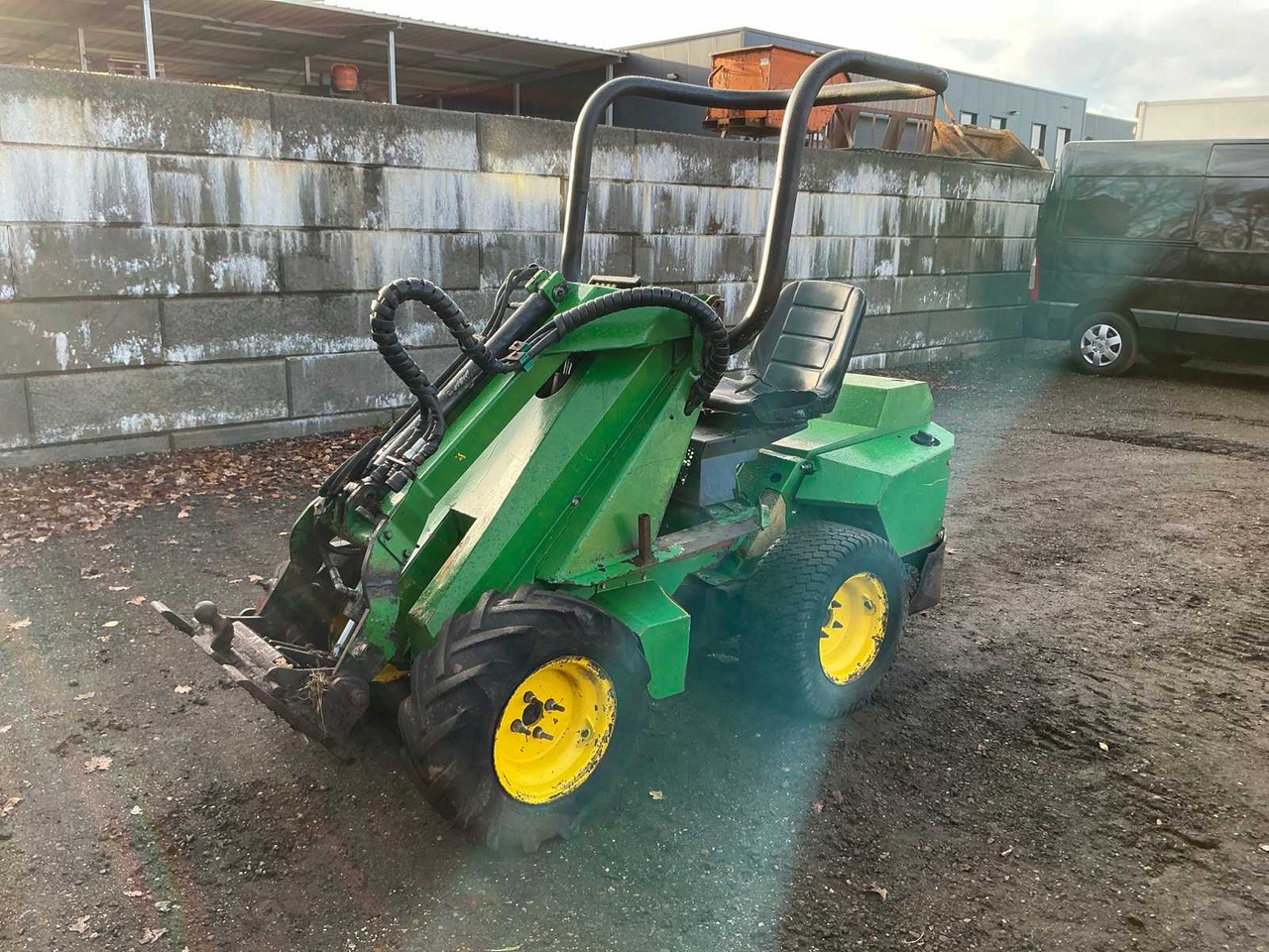 2000 AVANT MULTI SHOVEL - Chargeuse sur pneus: photos 1 2000 AVANT MULTI SHOVEL - Chargeuse sur pneus: photos 1