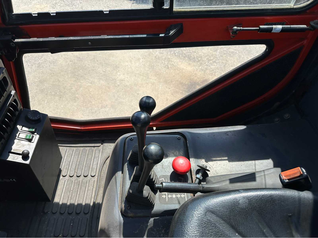 Chariot élévateur 2001 LINDE E40 P 02 FORKLIFT: photos 12 Chariot élévateur 2001 LINDE E40 P 02 FORKLIFT: photos 12