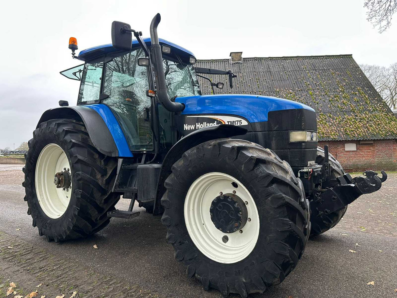 2004 NEW HOLLAND T/M 175 FOUR WHEEL DRIVE FARM TRACTOR - Tracteur agricole: photos 2 2004 NEW HOLLAND T/M 175 FOUR WHEEL DRIVE FARM TRACTOR - Tracteur agricole: photos 2