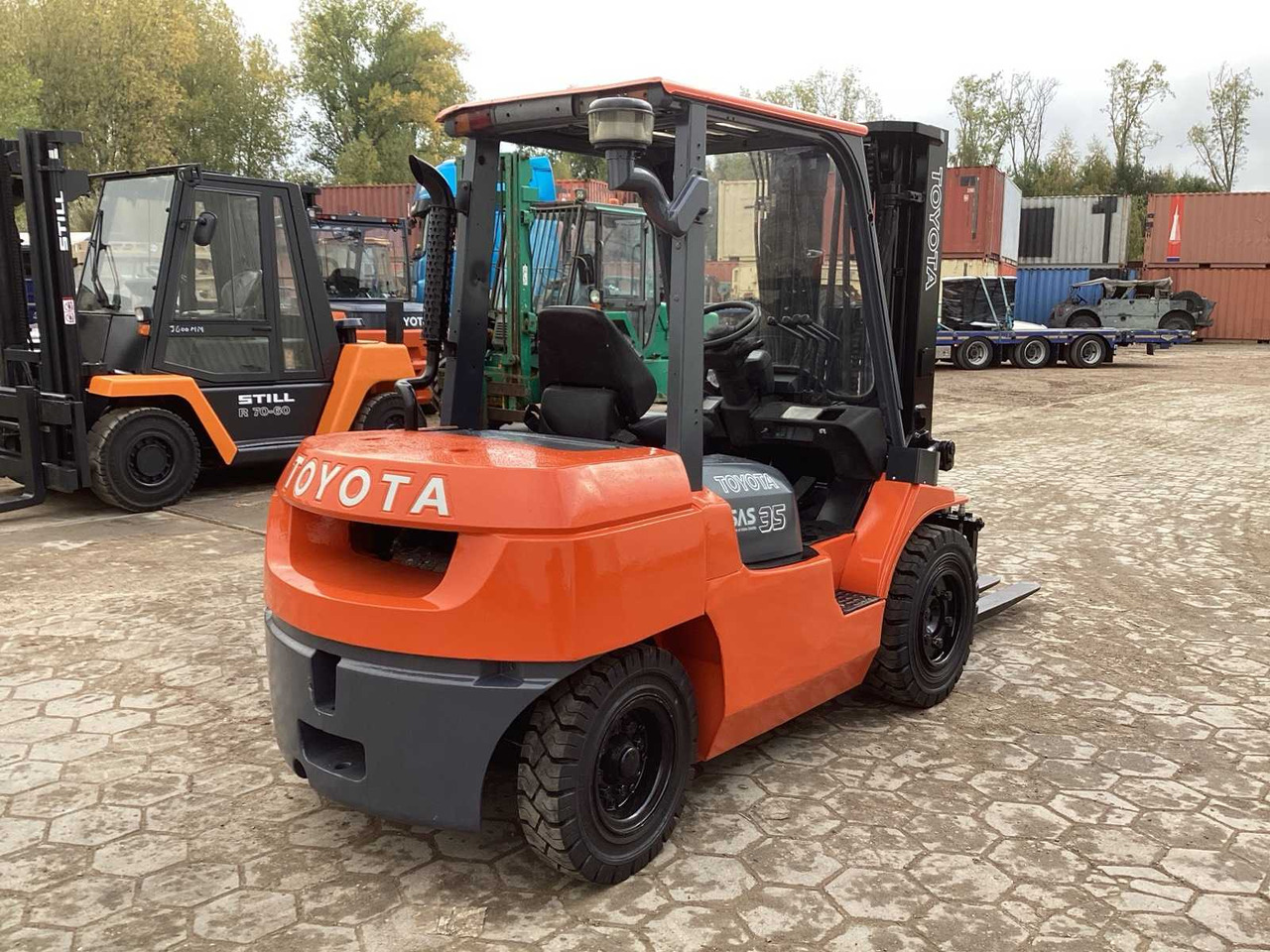 2004 TOYOTA 7FD35 FORKLIFT - Chariot élévateur: photos 3 2004 TOYOTA 7FD35 FORKLIFT - Chariot élévateur: photos 3