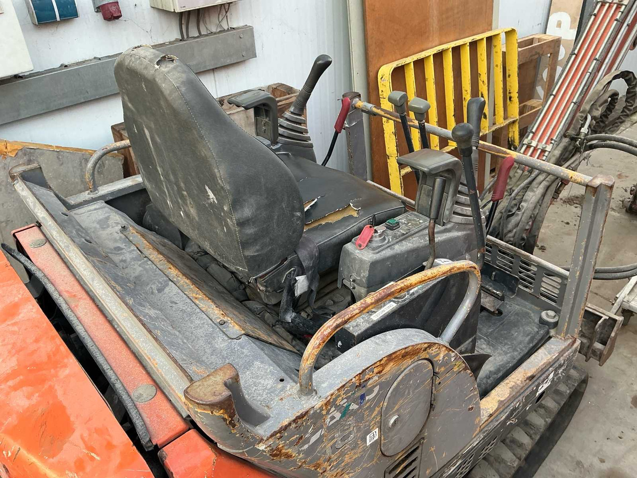 Pelle 2006 HITACHI ZX18 CRAWLER EXCAVATOR: photos 28