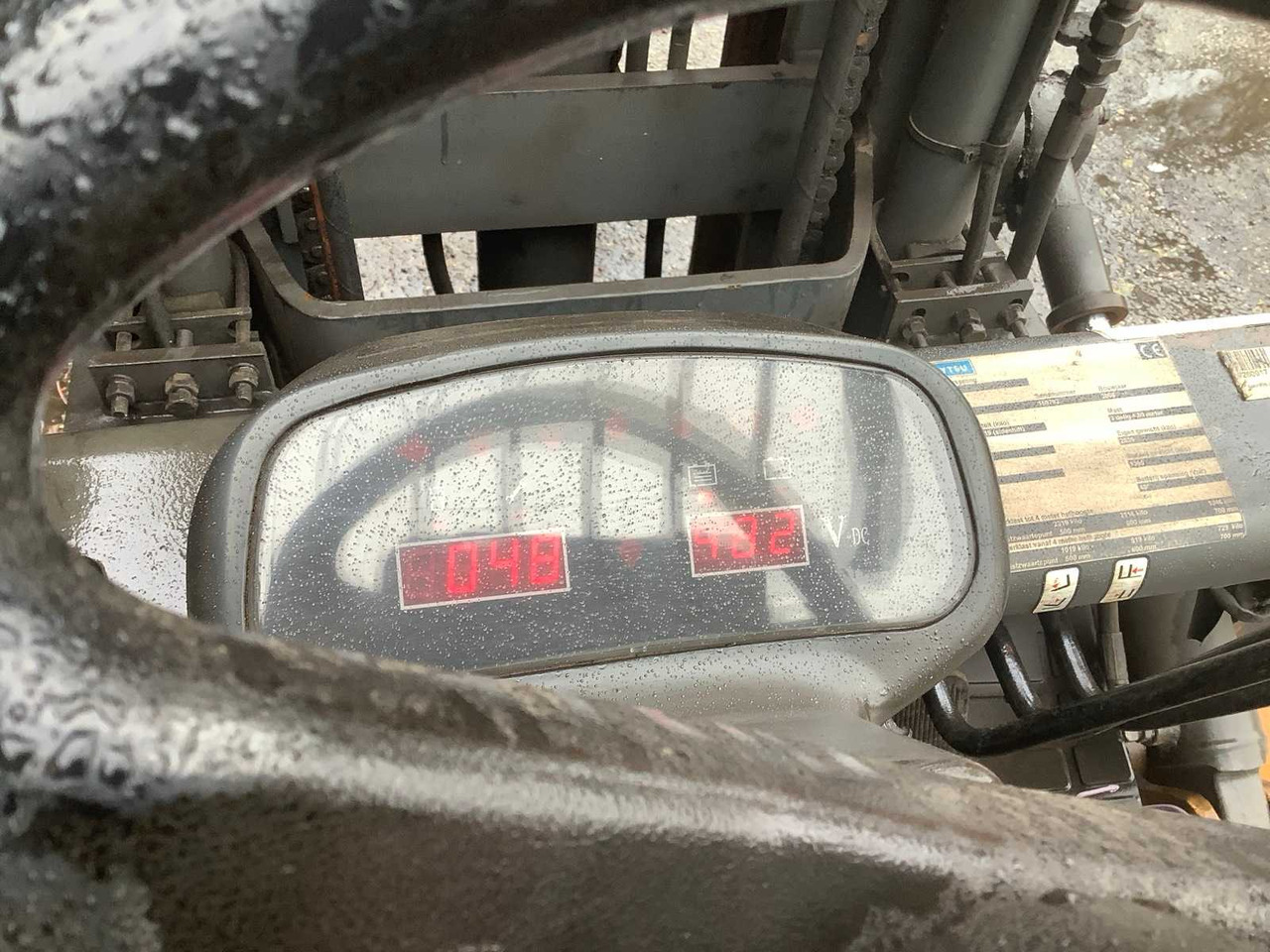 2006 HYTSU CPD25 FORKLIFT - Chariot élévateur: photos 4 2006 HYTSU CPD25 FORKLIFT - Chariot élévateur: photos 4