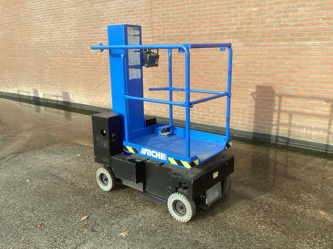 2007 AICHI SV04B AERIAL PLATFORM - Nacelle: photos 4 2007 AICHI SV04B AERIAL PLATFORM - Nacelle: photos 4