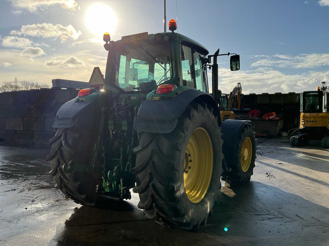 2007 JOHN DEERE 6820 FOUR WHEEL DRIVE FARM TRACTOR - Tracteur agricole: photos 4 2007 JOHN DEERE 6820 FOUR WHEEL DRIVE FARM TRACTOR - Tracteur agricole: photos 4