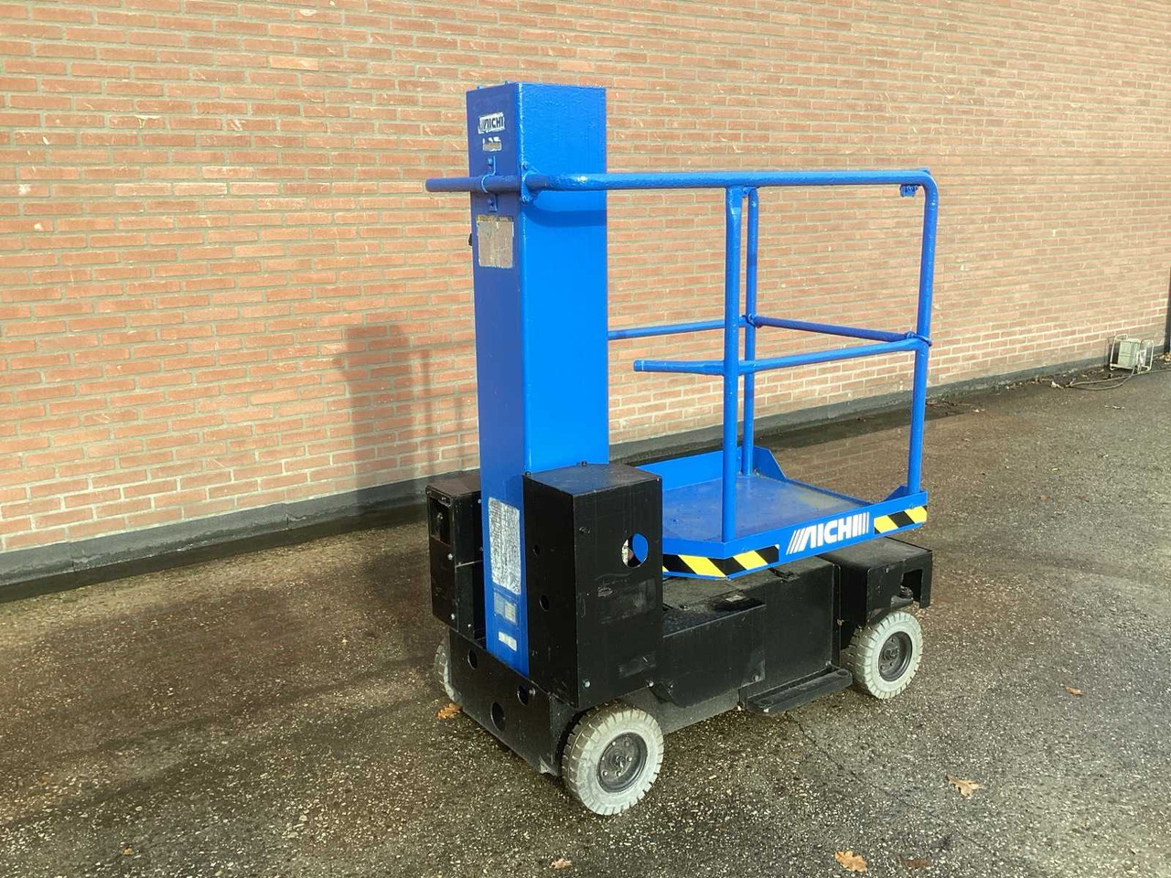 2008 AICHI SV04B AERIAL PLATFORM - Nacelle: photos 3 2008 AICHI SV04B AERIAL PLATFORM - Nacelle: photos 3