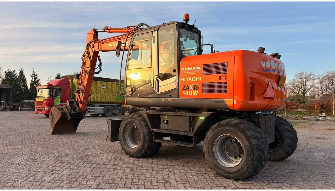 2009 HITACHI ZX140W-3 WHEELED EXCAVATOR - Pelle sur pneus: photos 4 2009 HITACHI ZX140W-3 WHEELED EXCAVATOR - Pelle sur pneus: photos 4