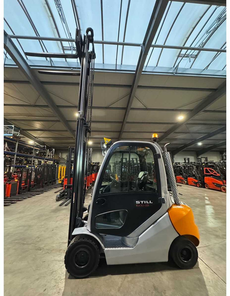 2009 UVV 11/2025 STILL RX70-25 2.500KG DIESEL FORKLIFT FORKLIFT 3.+4. VALVE 11.645 HOURS. - Chariot élévateur: photos 3 2009 UVV 11/2025 STILL RX70-25 2.500KG DIESEL FORKLIFT FORKLIFT 3.+4. VALVE 11.645 HOURS. - Chariot élévateur: photos 3