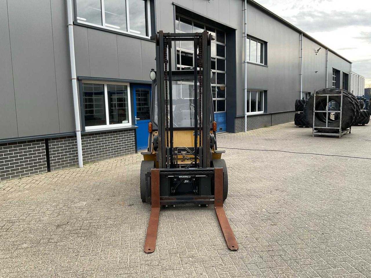 2013 CATERPILLAR DP40N FORKLIFT - Chariot élévateur: photos 2 2013 CATERPILLAR DP40N FORKLIFT - Chariot élévateur: photos 2