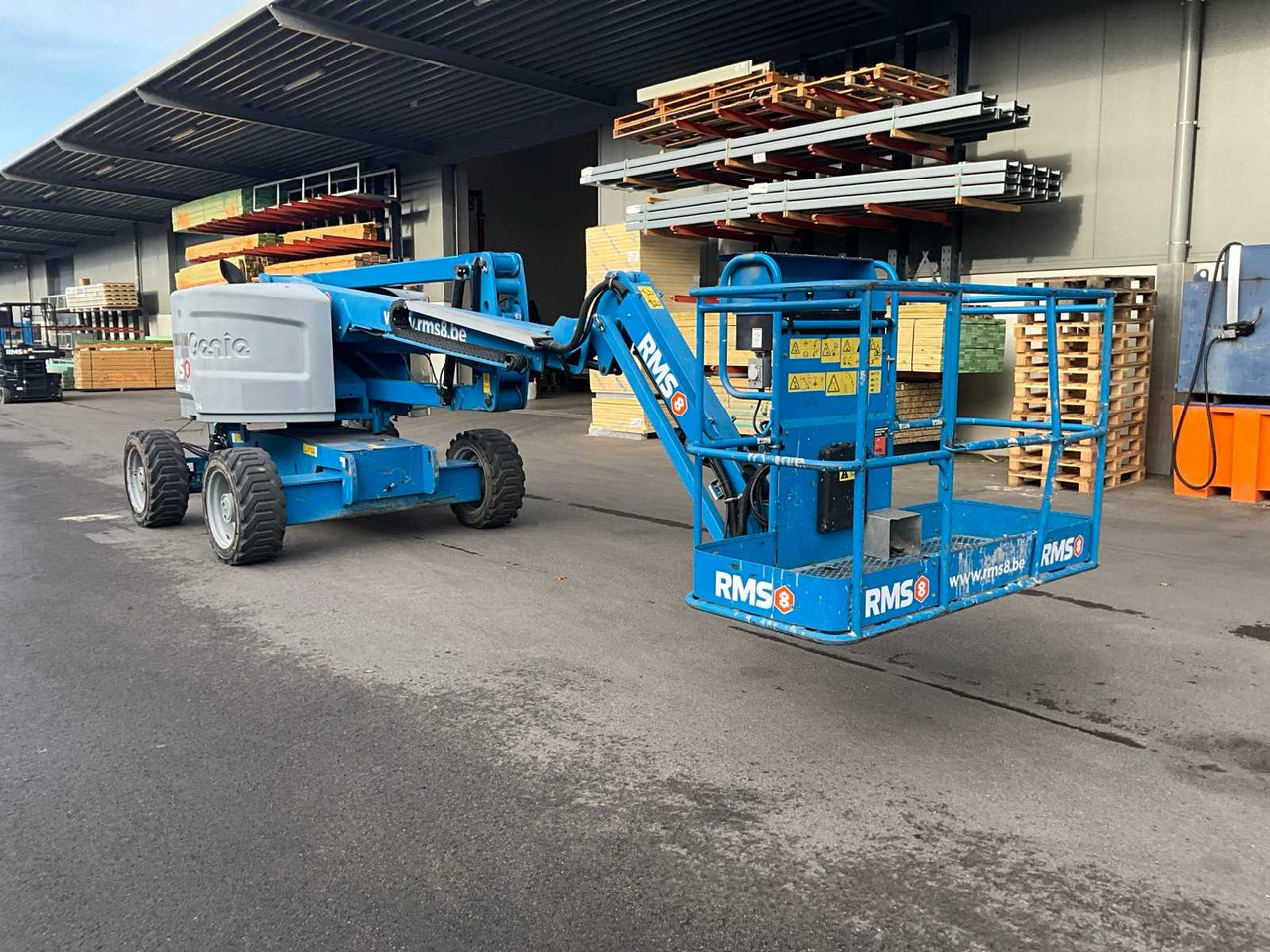 2014 GENIE Z-51/30J AERIAL PLATFORM - Nacelle: photos 2 2014 GENIE Z-51/30J AERIAL PLATFORM - Nacelle: photos 2