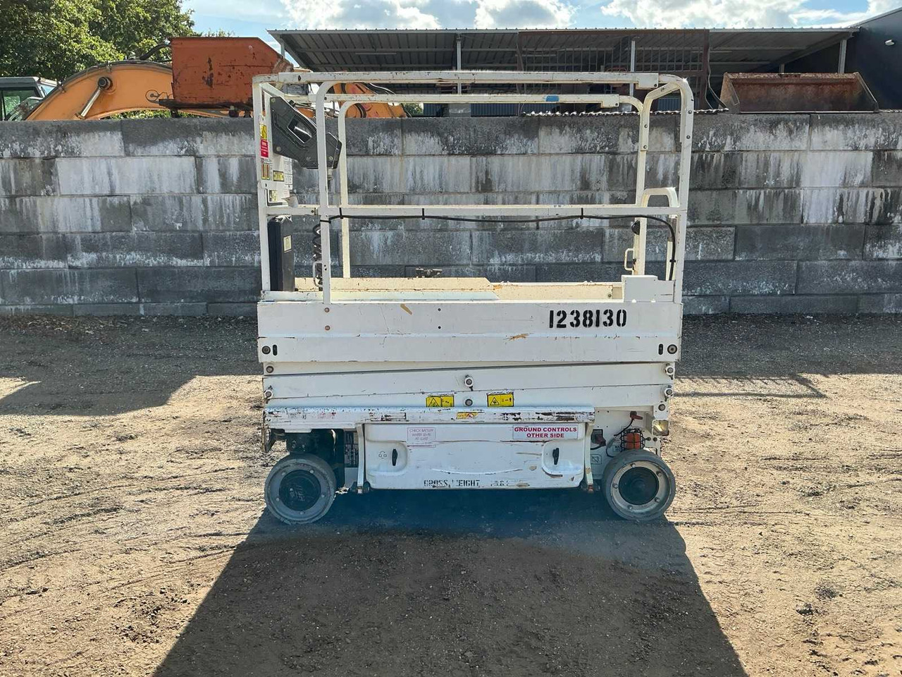 2015 JLG 1930ES SCISSOR LIFT - Nacelle: photos 2 2015 JLG 1930ES SCISSOR LIFT - Nacelle: photos 2