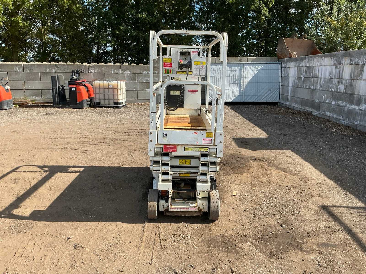 2015 JLG 1930ES SCISSOR LIFT - Nacelle: photos 4 2015 JLG 1930ES SCISSOR LIFT - Nacelle: photos 4