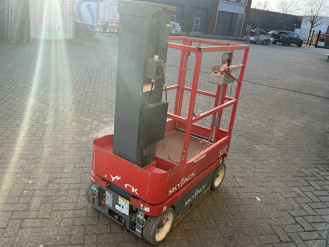 2015 SKYJACK SJ12 AERIAL PLATFORM - Nacelle: photos 5 2015 SKYJACK SJ12 AERIAL PLATFORM - Nacelle: photos 5