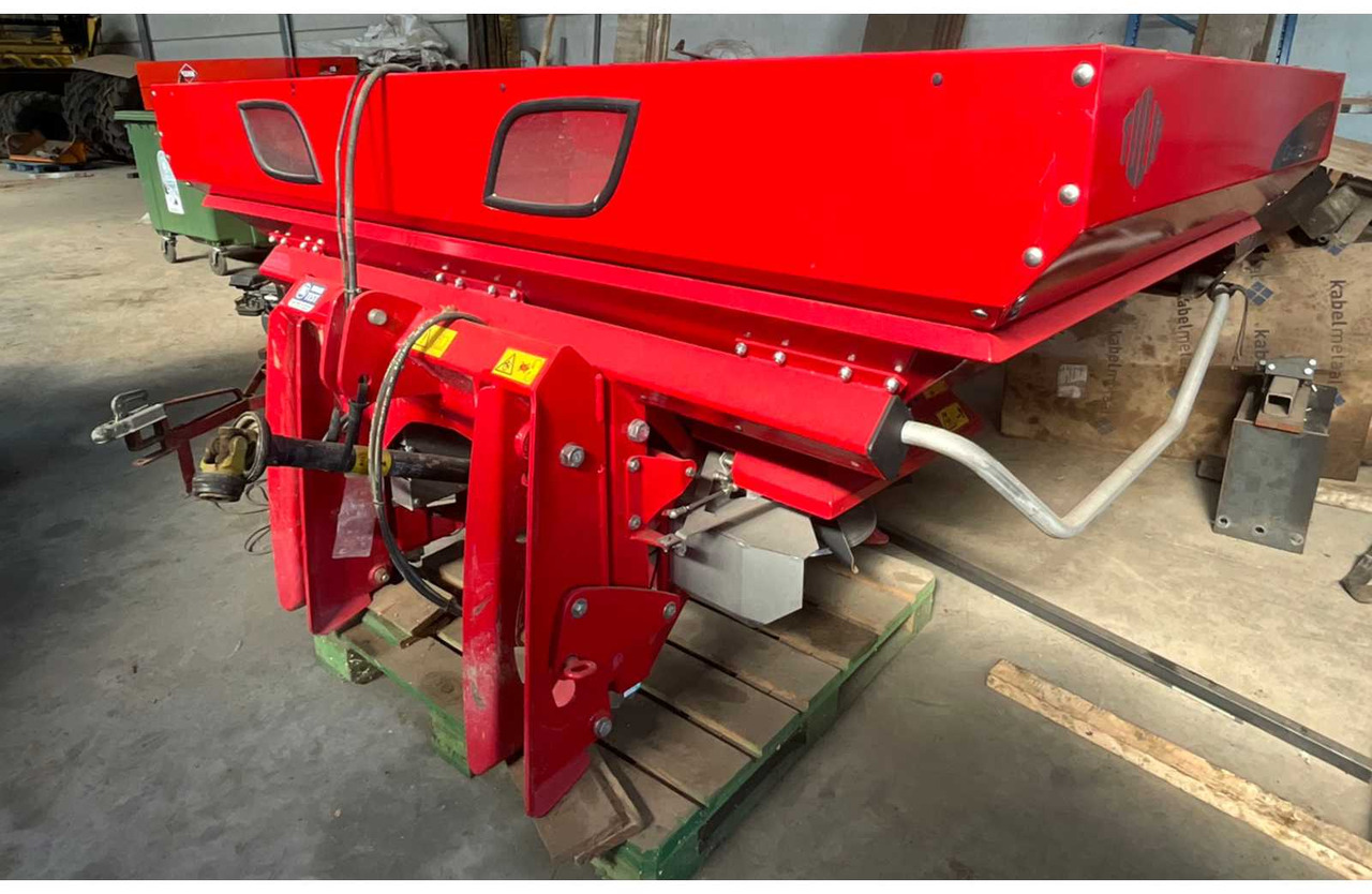 2015 Tulip Centerliner SX 31 Fertilizer Distributor - Distributeur d'engrais: photos 1 2015 Tulip Centerliner SX 31 Fertilizer Distributor - Distributeur d'engrais: photos 1