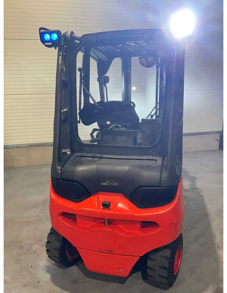 2017 LINDE E30L-01 3000KG FORKLIFT - Chariot élévateur: photos 4 2017 LINDE E30L-01 3000KG FORKLIFT - Chariot élévateur: photos 4