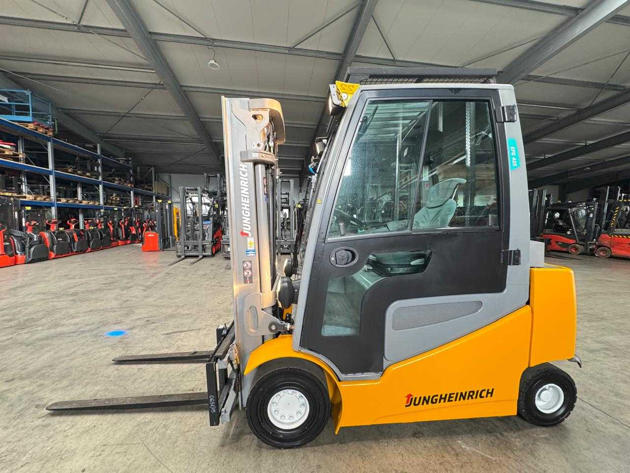 2019 SERVICE + UVV 09/2026 JUNGHEINRICH EFG425 EVO 2,500KG TRIPLEX ELECTRIC FORKLIFT 3RD + 4TH VALVE 7,821 HOURS - Chariot élévateur: photos 1 2019 SERVICE + UVV 09/2026 JUNGHEINRICH EFG425 EVO 2,500KG TRIPLEX ELECTRIC FORKLIFT 3RD + 4TH VALVE 7,821 HOURS - Chariot élévateur: photos 1