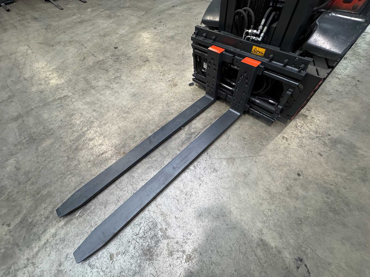 Chariot élévateur 2019 SERVICE + UVV 10/2026 LINDE H25D-02 EVO 2.500KG TRIPLEX 3.+4.: photos 6 Chariot élévateur 2019 SERVICE + UVV 10/2026 LINDE H25D-02 EVO 2.500KG TRIPLEX 3.+4.: photos 6