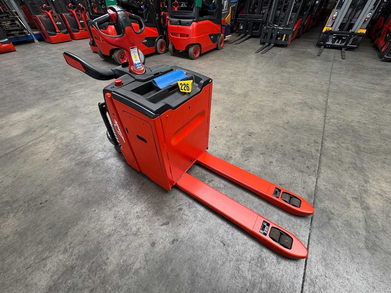 2020 SERVICE + UVV 10/2026 LINDE T20AP 2,000KG PALLET TRUCK ANT STACKER PLATFORM T20 AP 2,536 HOURS - Chariot élévateur: photos 2 2020 SERVICE + UVV 10/2026 LINDE T20AP 2,000KG PALLET TRUCK ANT STACKER PLATFORM T20 AP 2,536 HOURS - Chariot élévateur: photos 2