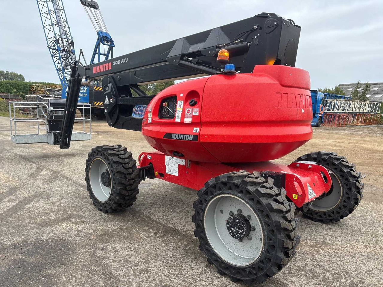 2021 MANITOU 200 ATJ AERIAL PLATFORM - Nacelle: photos 5 2021 MANITOU 200 ATJ AERIAL PLATFORM - Nacelle: photos 5