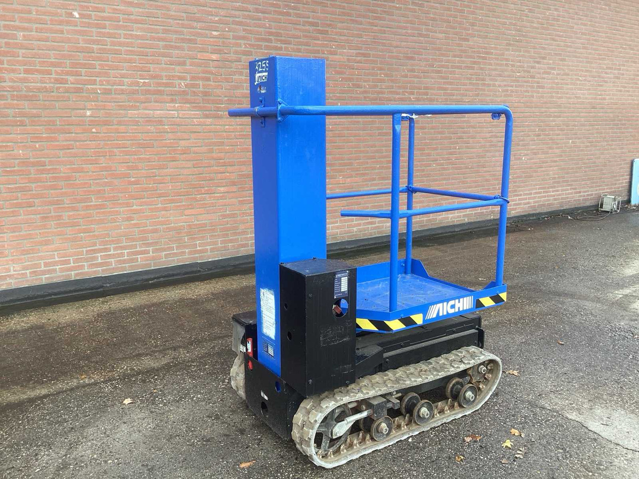 AICHI 2007 AICHI RM04B CRAWLER BOOM LIFT - Nacelle: photos 3 AICHI 2007 AICHI RM04B CRAWLER BOOM LIFT - Nacelle: photos 3