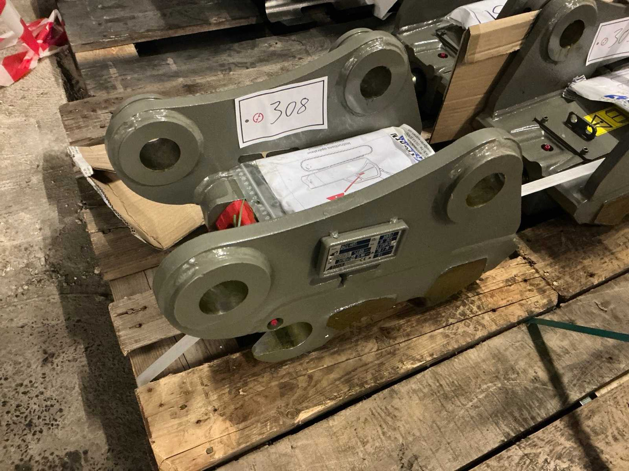 ARDEN - QA23-H095 - 2025 - QUICK COUPLER, HYDR. - Chargeuse sur pneus: photos 1 ARDEN - QA23-H095 - 2025 - QUICK COUPLER, HYDR. - Chargeuse sur pneus: photos 1