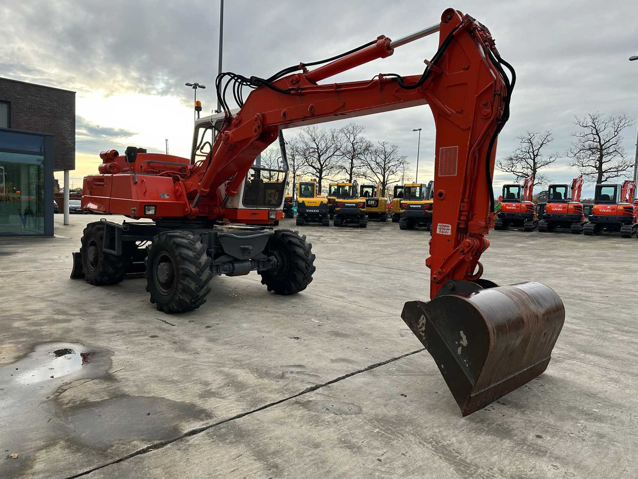 ATLAS - 1985 - 1302E - WHEELED EXCAVATOR - Pelle sur pneus: photos 3 ATLAS - 1985 - 1302E - WHEELED EXCAVATOR - Pelle sur pneus: photos 3