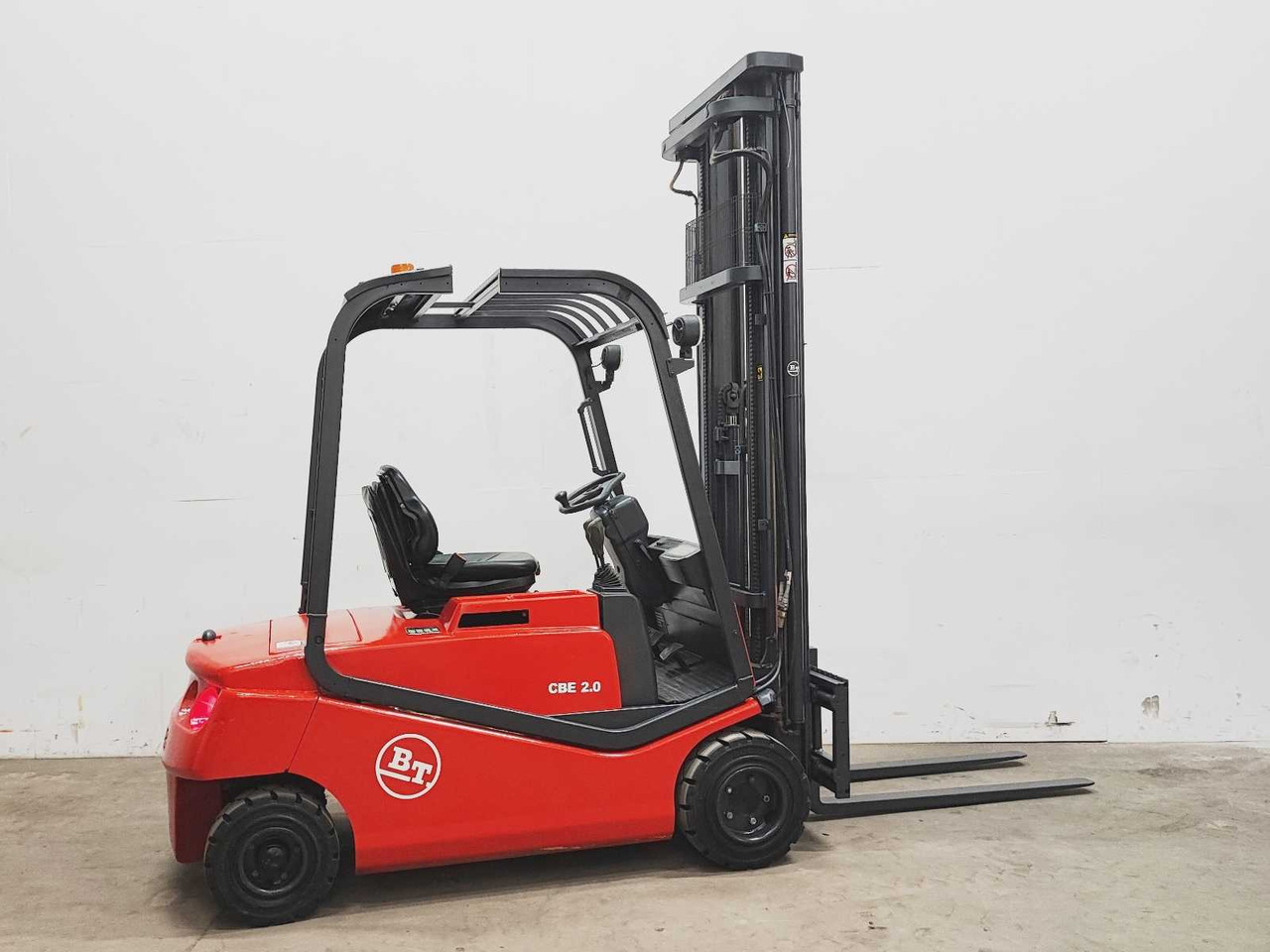 Chariot élévateur BT - 2002 - CBE 2.0F - FORKLIFT TRUCK: photos 6