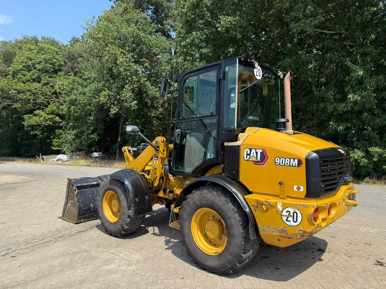 CAT - 908M - JOYSTICK CONTROL, INCL RUBBLE BIN - SHOVEL - Chargeuse sur pneus: photos 3 CAT - 908M - JOYSTICK CONTROL, INCL RUBBLE BIN - SHOVEL - Chargeuse sur pneus: photos 3